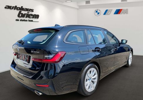 BMW 330, 2022