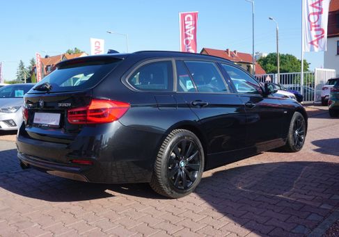 BMW 330, 2018
