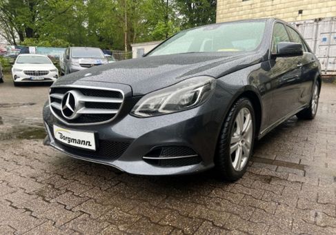 Mercedes-Benz 220, 2015