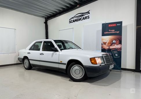 Mercedes-Benz 200, 1987
