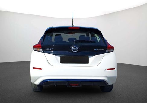 Nissan Leaf, 2021 3
