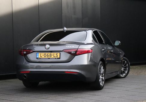 Alfa Romeo Giulia, 2019 3