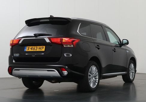 Mitsubishi Outlander, 2020