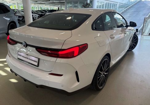 BMW 218, 2022 3