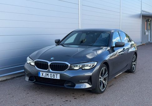 BMW 330, 2019