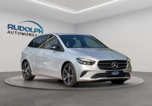Mercedes-Benz B 200, 2021