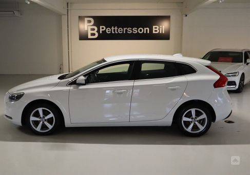 Volvo V40, 2016