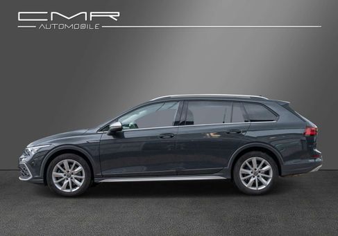 Volkswagen Golf, 2022