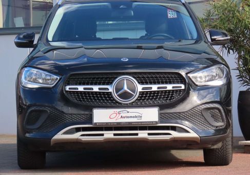 Mercedes-Benz GLA 180, 2021 3