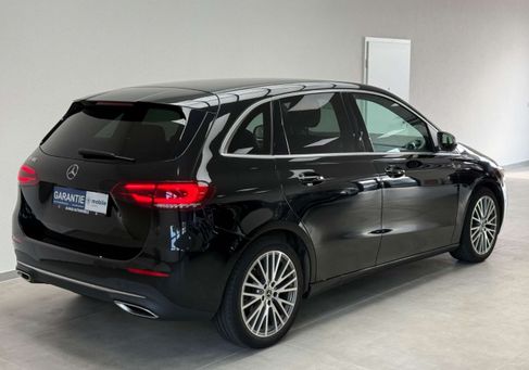 Mercedes-Benz B 180, 2021