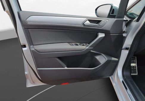 Volkswagen Touran, 2022 3