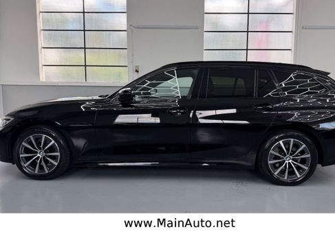 BMW 318, 2022 3