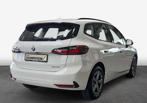 BMW 220, 2025 2