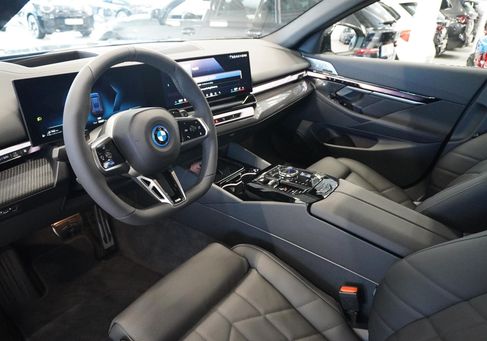 BMW 530, 2027 3