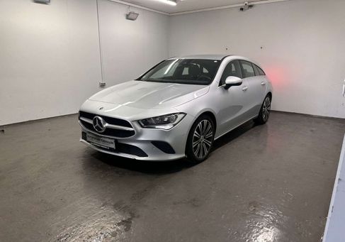 Mercedes-Benz CLA 200, 2022