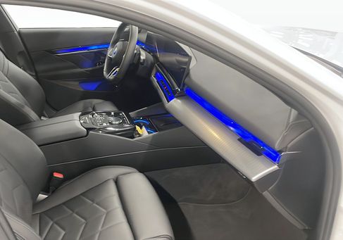 BMW 530, 2026 3