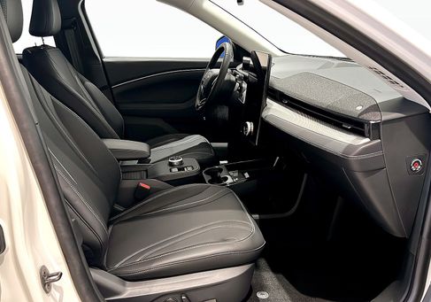 Ford Mustang Mach-E, 2021 3