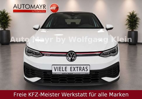Volkswagen Golf, 2022