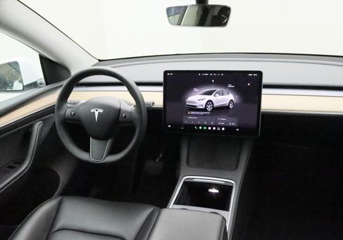 Tesla Model Y, 2023 2