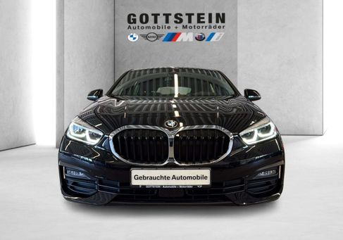 BMW 118, 2022
