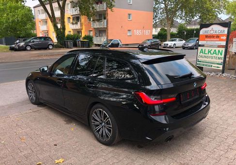 BMW 330, 2020