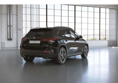Mercedes-Benz GLA 200, 2020