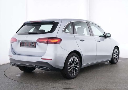 Mercedes-Benz B 180, 2025 2