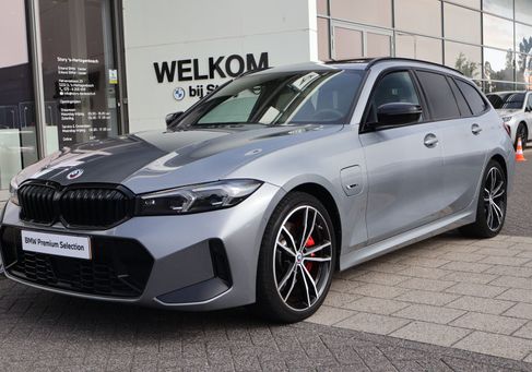 BMW 330, 2022 3