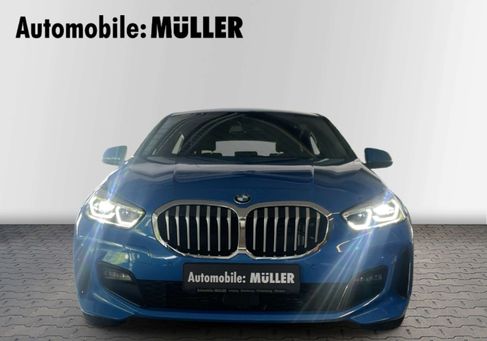 BMW 118, 2021