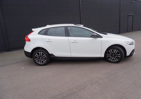 Volvo V40 Cross Country, 2019