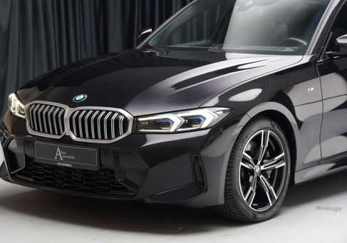 BMW 330, 2022