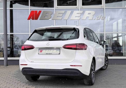 Mercedes-Benz B 180, 2024
