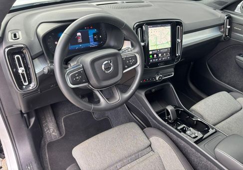 Volvo XC40, 2025 2
