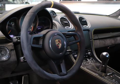 Porsche Cayman, 2020