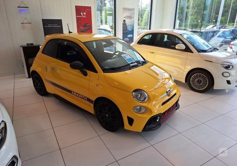 Abarth 595, 2022