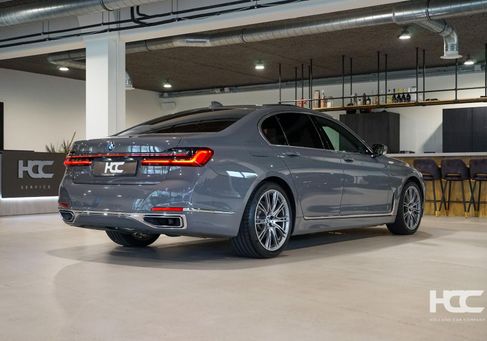 BMW 730, 2021