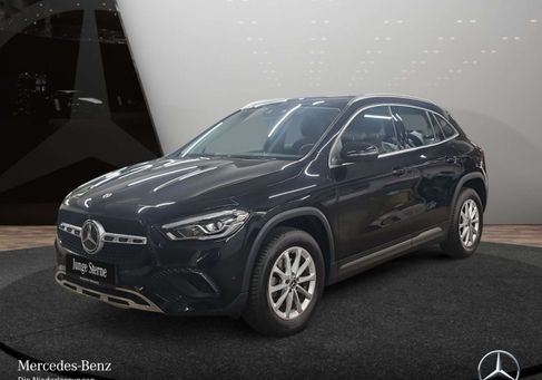 Mercedes-Benz GLA 200, 2021