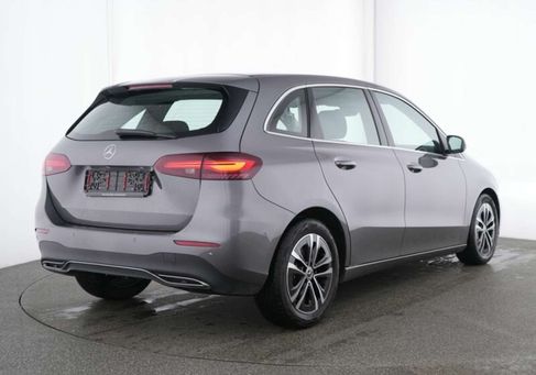 Mercedes-Benz B 200, 2025
