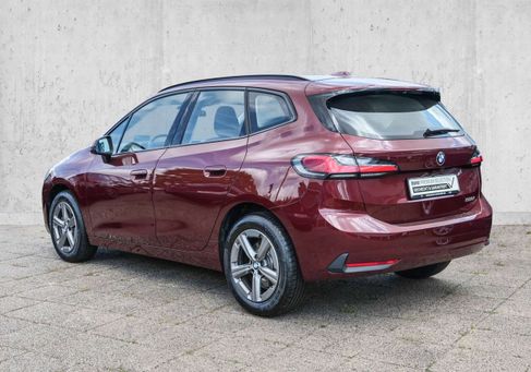 BMW 220, 2025 2