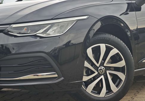 Volkswagen Golf, 2022