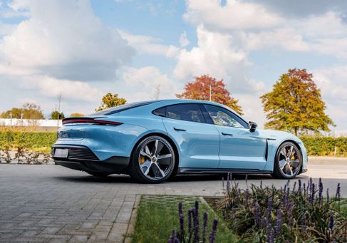 Porsche Taycan, 2020