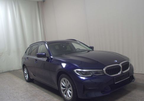 BMW 320, 2021 3