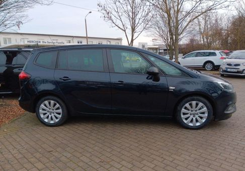 Opel Zafira, 2019