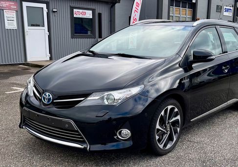 Toyota Auris Touring Sports, 2015