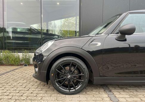 MINI ONE, 2019