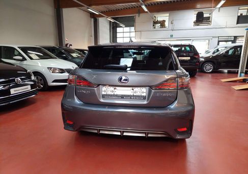 Lexus CT, 2016