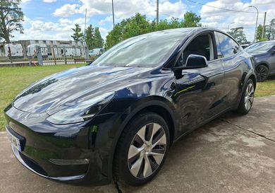 Tesla Model Y, 2024