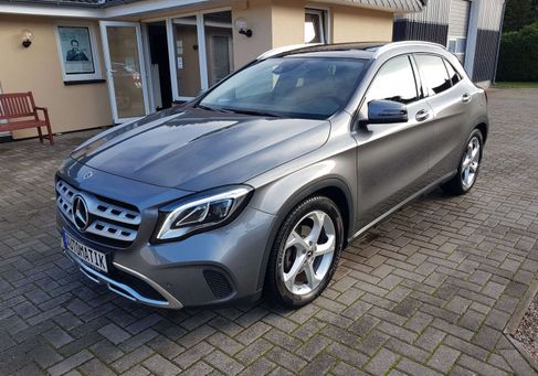 Mercedes-Benz GLA 200, 2020