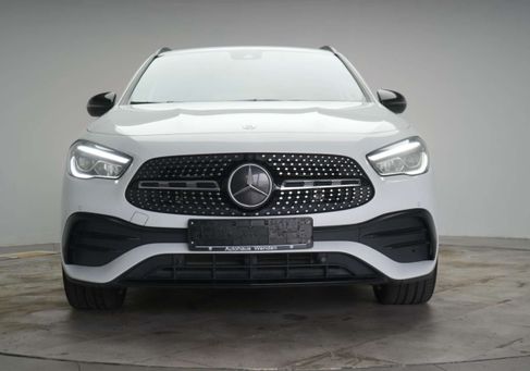 Mercedes-Benz GLA 220, 2021