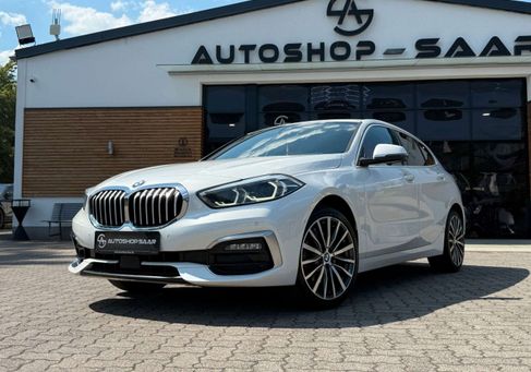 BMW 118, 2021